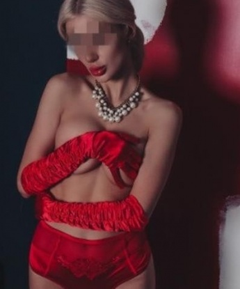 Изысканная брюнетка с шелковистой кожей приглашает встретиться в уютной обстановке. Готова окунуть тебя в мир страсти и наслаждения, где ты сможешь забыть обо всем на свете и лишь наслаждаться моментом в моих объятиях. 13781, 20 лет